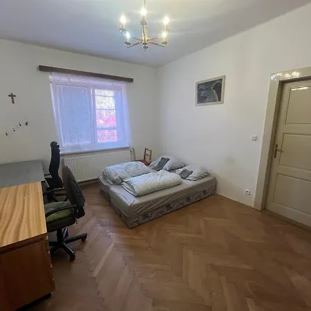 Apartman With Garden Hens